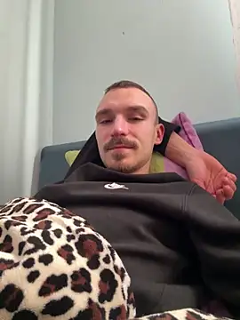 TheMaskShow online show from February 5, 6:18 am