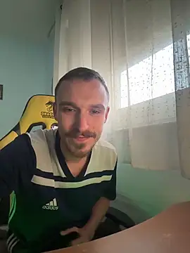 Snapshot of TheMaskShow chatting on April 8, 3:45 pm TheMaskShow online show from April 8, 3:45 pm