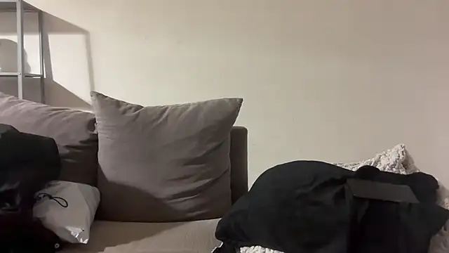 LouveduDiable online show from February 8, 9:07 pm