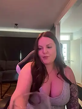 Snapshot of Elysiasecret chatting on March 28, 10:09 pm Elysiasecret online show from March 28, 10:09 pm