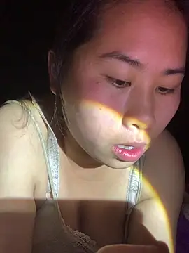 Snapshot of patry33 chatting on March 4, 1:06 pm patry33 online show from March 4, 1:06 pm