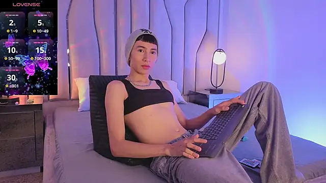 lian cameron online show from June 27, 3:44 am