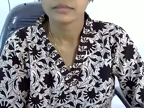Snapshot of Kulsum_S chatting on March 12, 8:42 am Kulsum S online show from March 12, 8:42 am