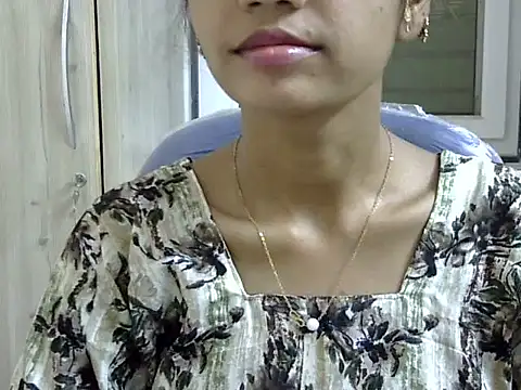 Snapshot of Kulsum_S chatting on March 25, 11:49 am Kulsum S online show from March 25, 11:49 am