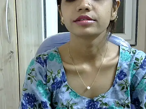Snapshot of Kulsum_S chatting on March 27, 1:00 pm Kulsum S online show from March 27, 1:00 pm