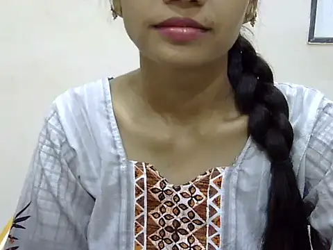 Snapshot of Kulsum_S chatting on May 4, 11:06 am Kulsum S online show from May 4, 11:06 am