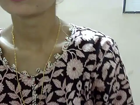 Snapshot of Kulsum_S chatting on May 9, 1:05 pm Kulsum S online show from May 9, 1:05 pm