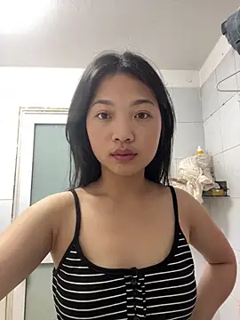 Snapshot of Lyn-be99 chatting on March 2, 10:27 pm Lyn-be99 online show from March 2, 10:27 pm