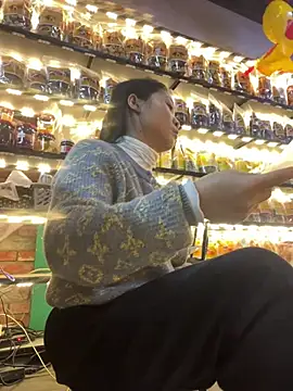 Snapshot of Lyn-be99 chatting on March 8, 12:20 pm Lyn-be99 online show from March 8, 12:20 pm