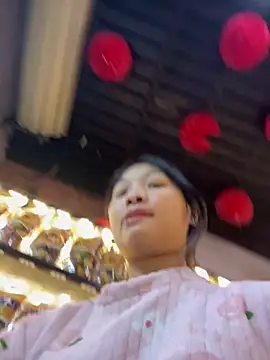 Snapshot of Lyn-be99 chatting on March 15, 12:00 pm Lyn-be99 online show from March 15, 12:00 pm