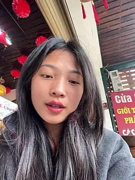 Snapshot of Lyn-be99 chatting on March 16, 4:18 am Lyn-be99 online show from March 16, 4:18 am