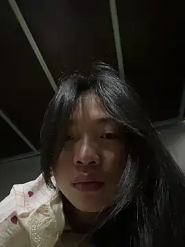 Snapshot of Lyn-be99 chatting on March 17, 12:48 am Lyn-be99 online show from March 17, 12:48 am