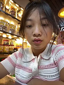 Snapshot of Lyn-be99 chatting on April 17, 2:09 pm Lyn-be99 online show from April 17, 2:09 pm