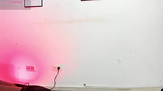 DomenicaW online show from March 13, 2:51 am