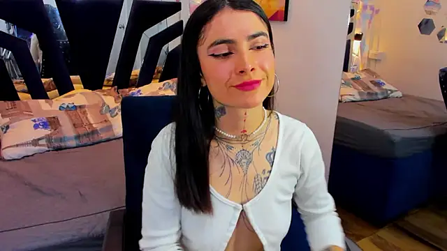 katherin  19 online show from February 11, 3:33 am