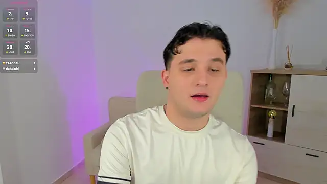 Massimo Fiore online show from February 9, 2:15 am