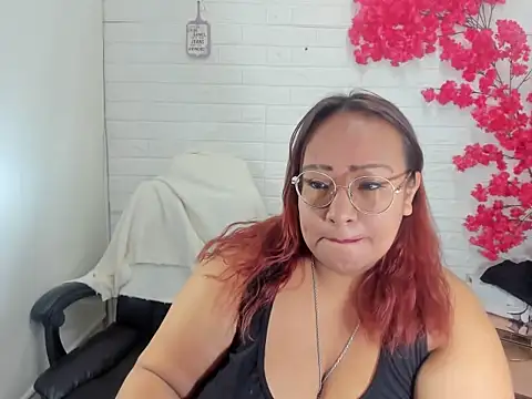 Snapshot of Shara_Oz chatting on April 10, 2:50 am Shara Oz online show from April 10, 2:50 am
