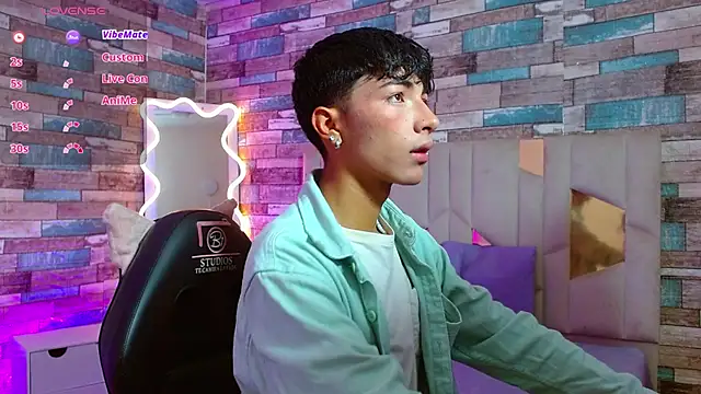 Snapshot of osamu_tay chatting on March 6, 11:50 am osamu tay online show from March 6, 11:50 am