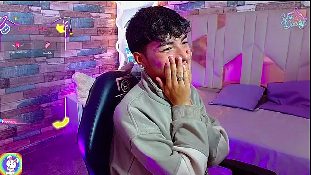 Snapshot of osamu_tay chatting on March 8, 11:58 am osamu tay online show from March 8, 11:58 am