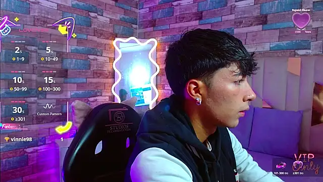 Snapshot of osamu_tay chatting on March 10, 11:48 am osamu tay online show from March 10, 11:48 am