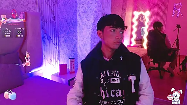 Snapshot of osamu_tay chatting on March 25, 3:23 am osamu tay online show from March 25, 3:23 am