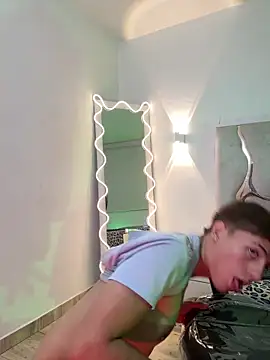 EVAN TAY online show from March 16, 5:44 am