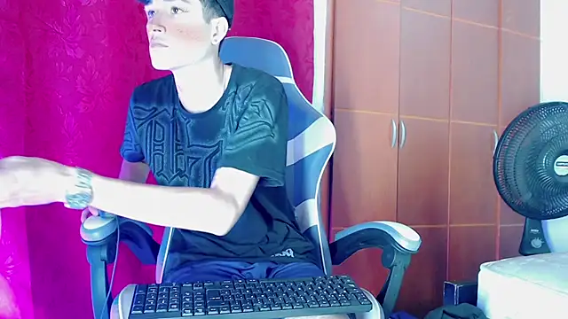 Johnny cagee  online show from February 3, 1:26 am