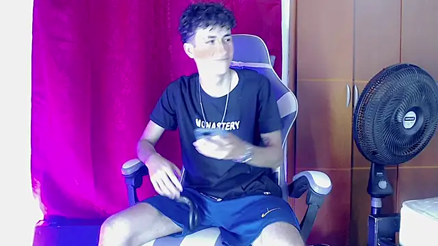 Johnny cagee  online show from February 5, 11:42 pm