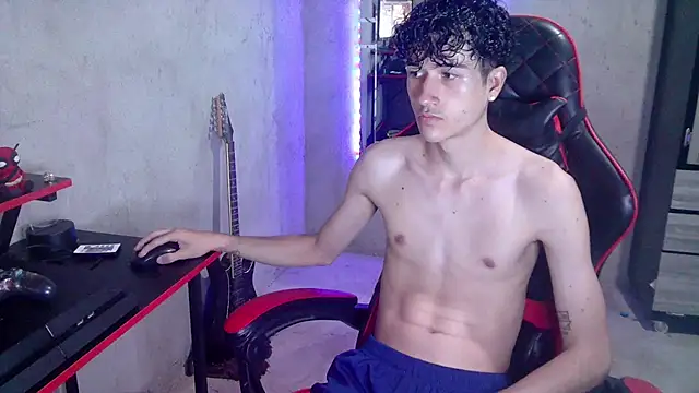Snapshot of Johnny_cagee_ chatting on July 14, 12:24 am Johnny cagee online show from July 14, 12:24 am