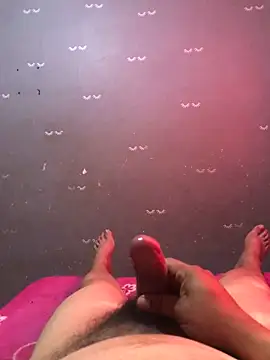 Snapshot of InstantPigweed chatting on February 23, 6:27 pm InstantPigweed online show from February 23, 6:27 pm