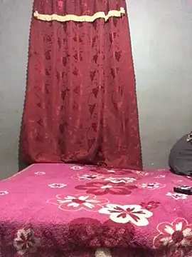 Snapshot of InstantPigweed chatting on March 26, 3:34 am InstantPigweed online show from March 26, 3:34 am