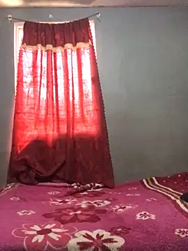 Snapshot of InstantPigweed chatting on March 31, 7:36 pm InstantPigweed online show from March 31, 7:36 pm