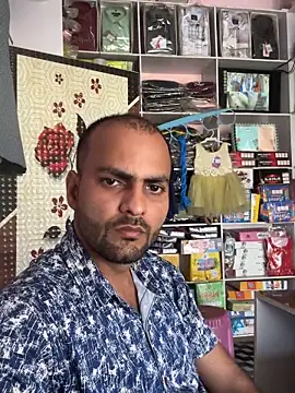 Snapshot of hardlysuck chatting on March 7, 9:17 am hardlysuck online show from March 7, 9:17 am