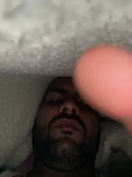 Snapshot of hardlysuck chatting on March 10, 4:34 pm hardlysuck online show from March 10, 4:34 pm