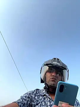 Snapshot of hardlysuck chatting on March 19, 11:36 am hardlysuck online show from March 19, 11:36 am