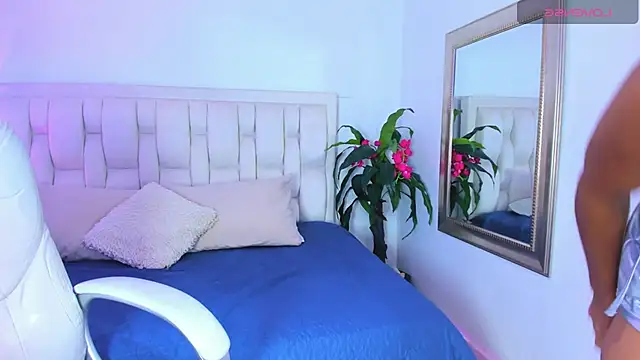 Snapshot of Anita23__ chatting on March 8, 2:59 am Anita23 online show from March 8, 2:59 am