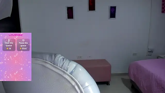 Snapshot of Anita23__ chatting on March 28, 2:00 am Anita23 online show from March 28, 2:00 am