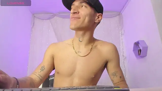 dantefriore  online show from February 2, 7:56 pm