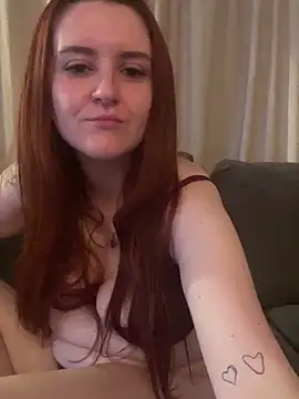 PoppySlut6999 online show from March 3, 9:53 pm