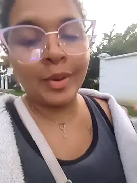 Snapshot of Adina_Skaly chatting on March 17, 11:02 am Adina Skaly online show from March 17, 11:02 am