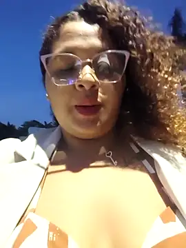 Snapshot of Adina_Skaly chatting on March 28, 11:37 pm Adina Skaly online show from March 28, 11:37 pm