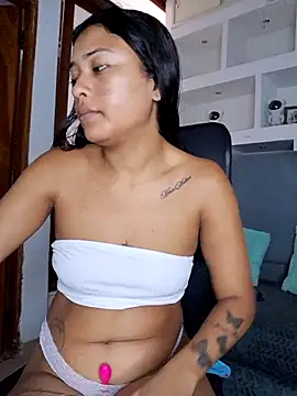 Layla em online show from March 1, 12:18 pm