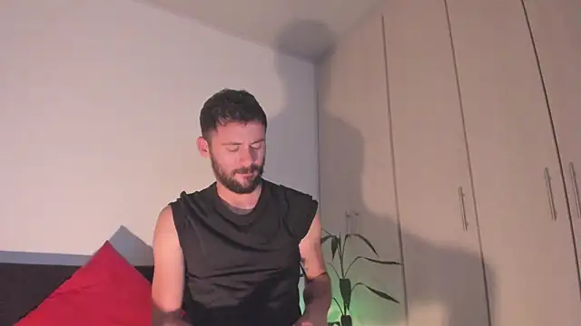 Snapshot of Erickpritz_xh chatting on March 31, 8:53 pm Erickpritz xh online show from March 31, 8:53 pm