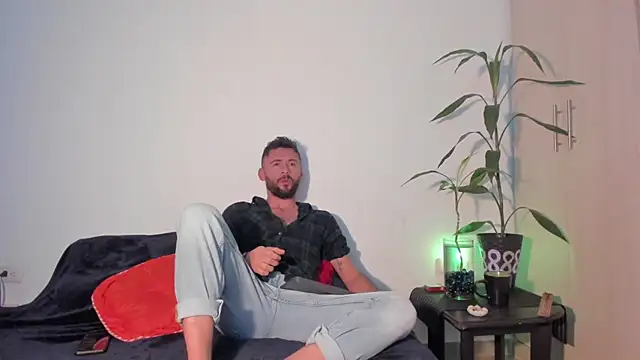 Snapshot of Erickpritz_xh chatting on April 11, 1:43 am Erickpritz xh online show from April 11, 1:43 am