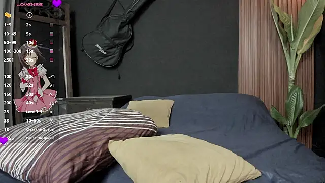 luna sunflower   online show from March 8, 1:03 am