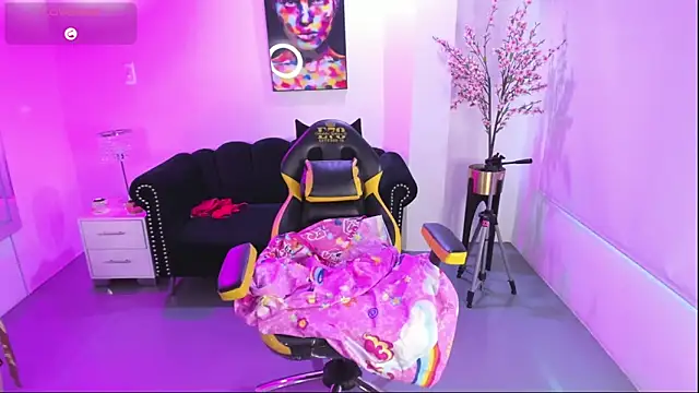 Snapshot of Victoria__doll chatting on May 17, 12:12 pm Victoria doll online show from May 17, 12:12 pm