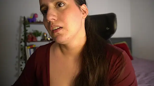 Snapshot of alexajhonsons chatting on June 2, 9:39 pm alexajhonsons online show from June 2, 9:39 pm