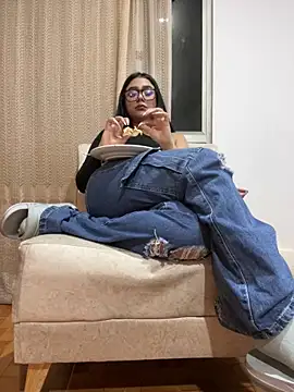 Violetta pinkk1 online show from February 14, 3:25 am