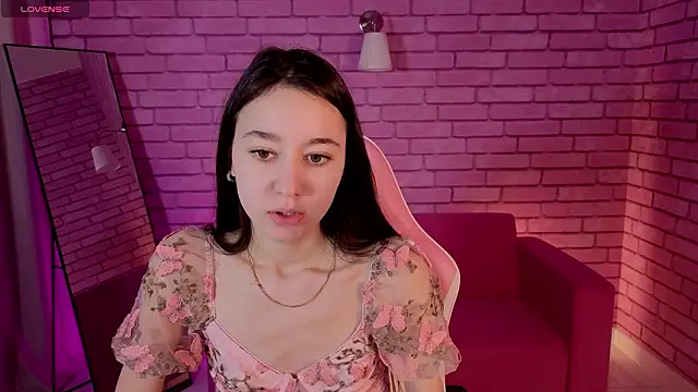 Snapshot of Nicole_Brownie chatting on February 22, 12:56 am Nicole Brownie online show from February 22, 12:56 am