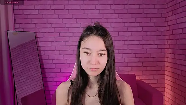 Snapshot of Nicole_Brownie chatting on March 20, 1:21 am Nicole Brownie online show from March 20, 1:21 am